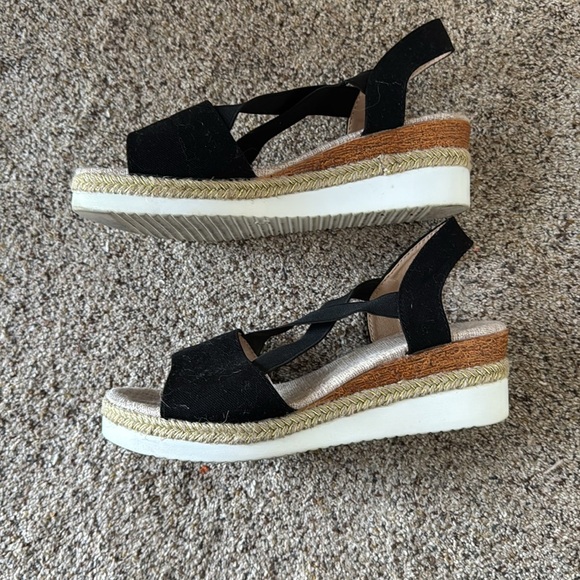 Black Platform Wedge Sandals - Picture 3 of 4